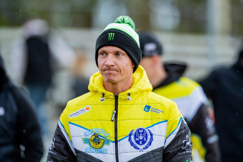 Kumla, SVERIGE - 6  2025 : Västerviks Fredrik Lindgren under speedwaymatchen i Elitserien mellan Indianerna och Västervik på Kumla motorstadion den 6  i Kumla ( Foto: Emil Särnehed / SarnehedPhoto )  Nyckelord Keywords: Speedway, Elitserien, Indianerna, Västervik, kval hemmamatch, publikfest ***Betalbild***
